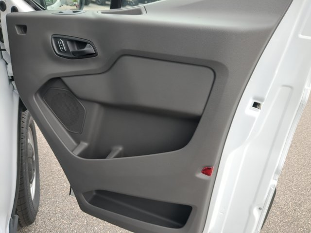 New 2026 Oxford White Ford Cargo Van image 32