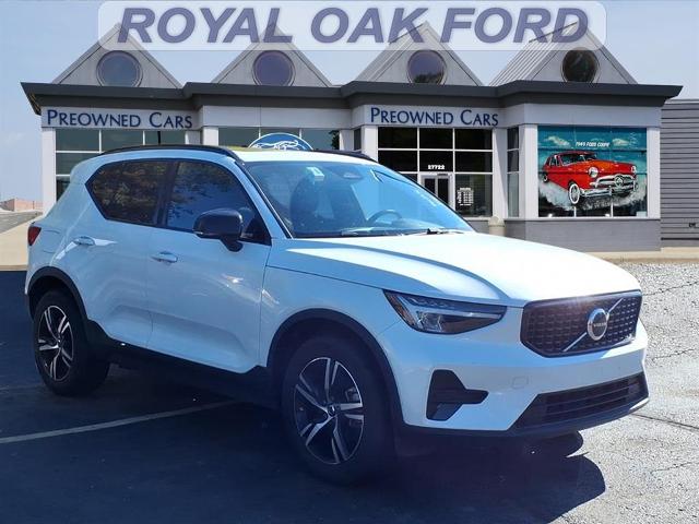 2024 Volvo XC40
