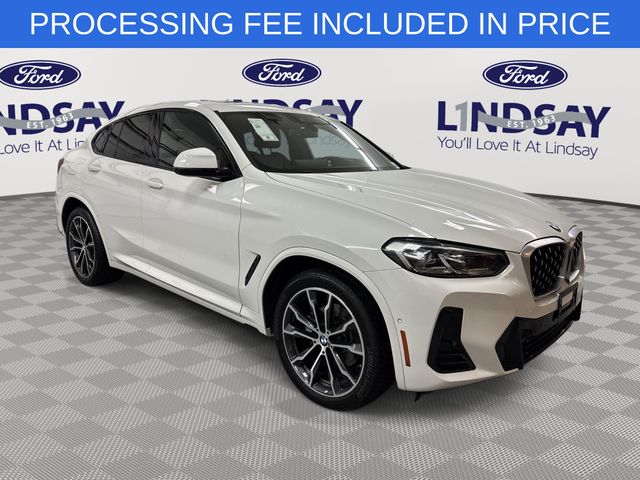 2022 BMW X4 xDrive30i's photo