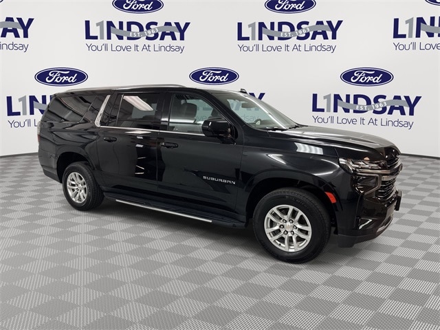 2023 Chevrolet Suburban LT