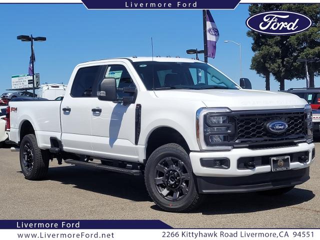 2025 Ford F-350 Super Duty XL's photo