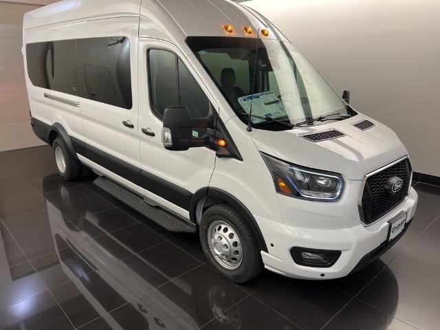 2026 Ford Transit Passenger Wagon XLT