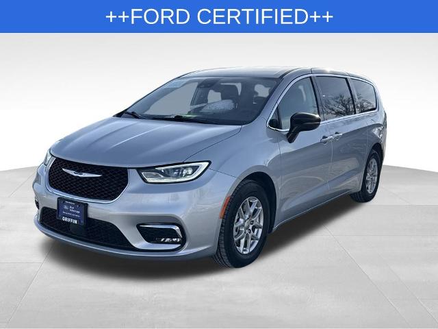 2024 Chrysler Pacifica Touring L's photo