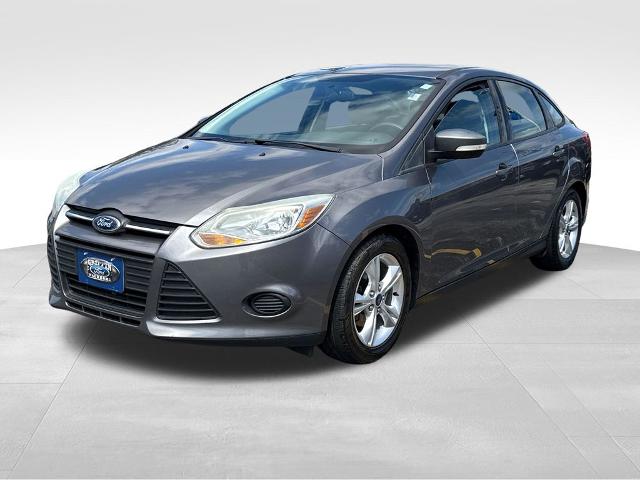 Used 2014 Ford Focus SE with VIN 1FADP3F29EL261887 for sale in Waukesha, WI