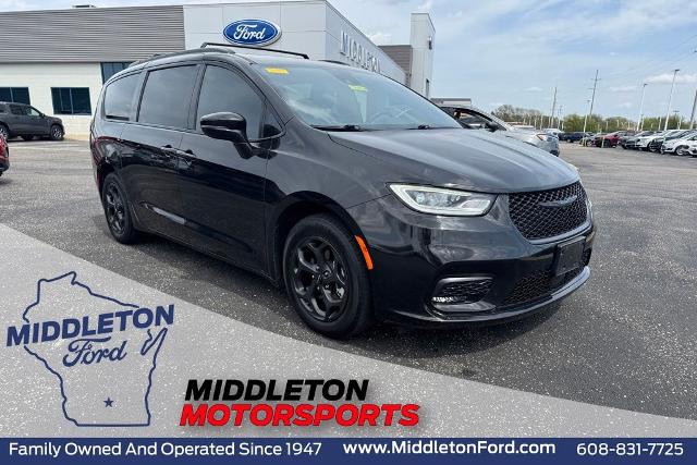 2021 Chrysler Pacifica Hybrid Limited Hybrid's photo