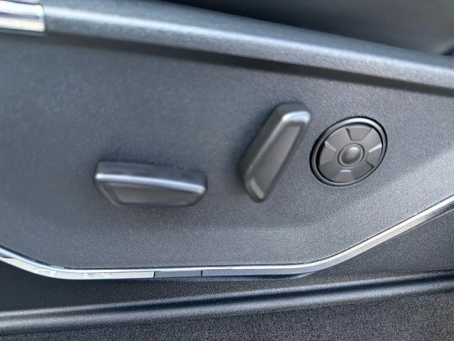 New 2027 Glacier Gray Metallic Tri-Coat Ford F-350® Platinum® image 48