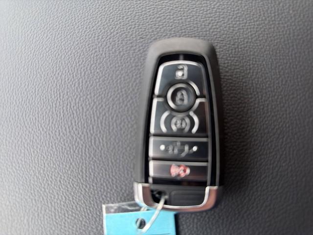 New 2026 Carbonized Gray Metallic Ford XLT image 50
