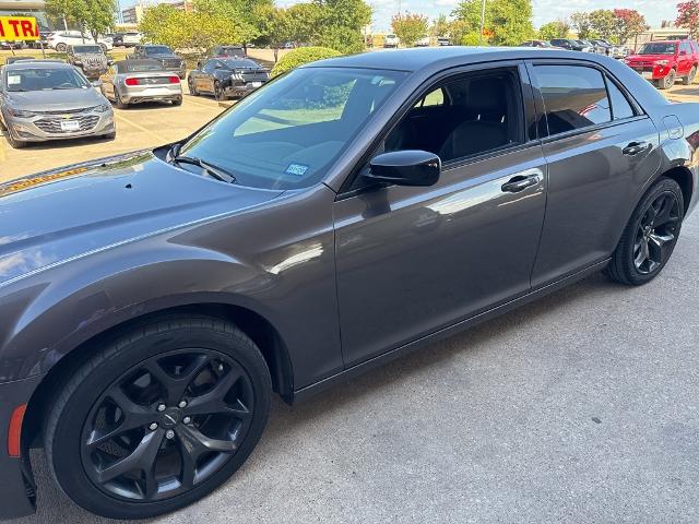 2021 Chrysler 300