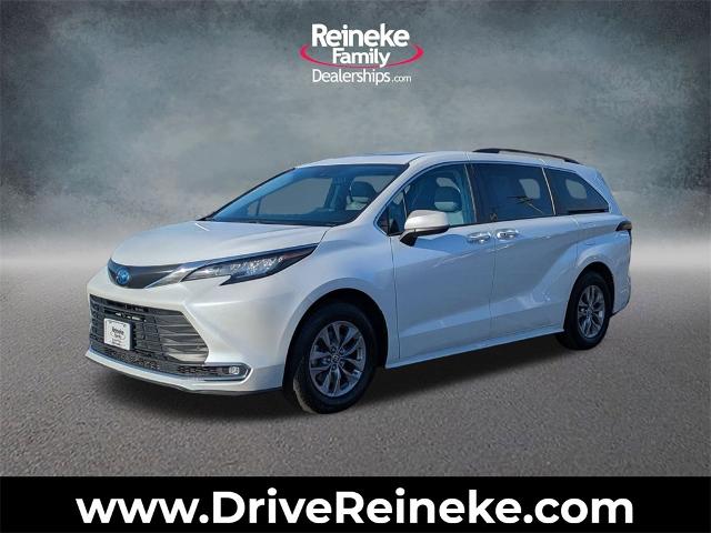 2023 Toyota Sienna XLE