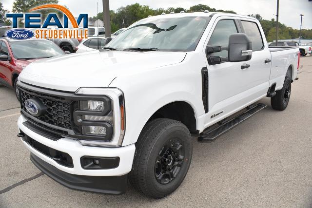 2026 Ford F-350 Super Duty XL's photo