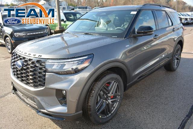 2026 Ford Explorer ST-LINE's photo