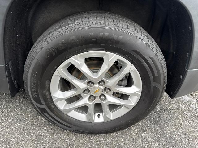 Used 2019 Graphite Metallic Chevrolet  image 16