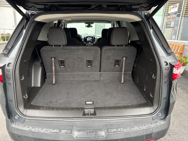 Used 2019 Graphite Metallic Chevrolet  image 17