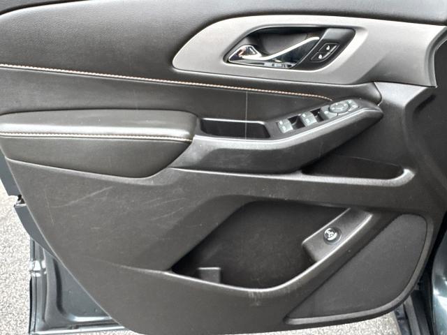 Used 2019 Graphite Metallic Chevrolet  image 38