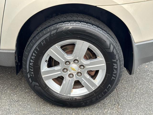 Used 2012 Gold Mist Metallic Chevrolet  image 25