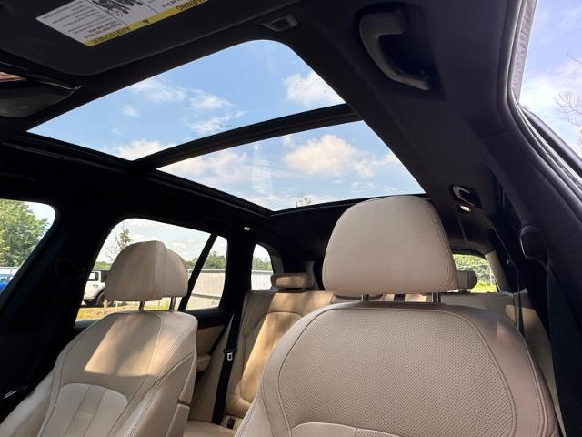Used 2021 Manhattan Green Metallic BMW  image 10