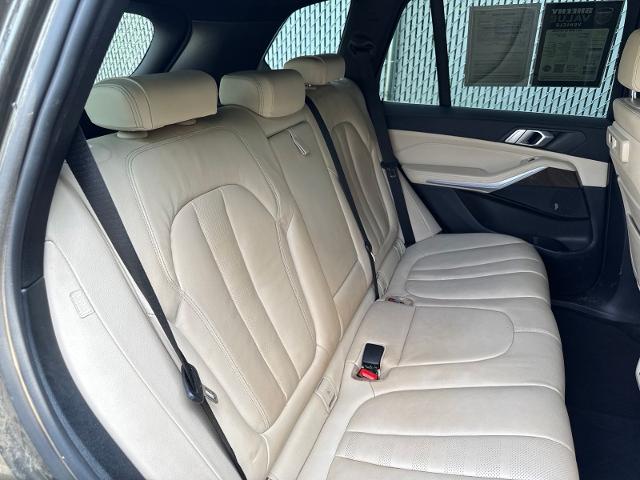 Used 2021 Manhattan Green Metallic BMW  image 25