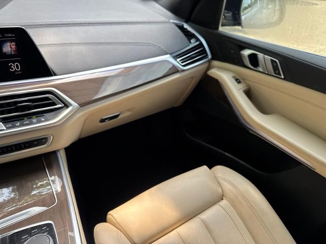 Used 2021 Manhattan Green Metallic BMW  image 26