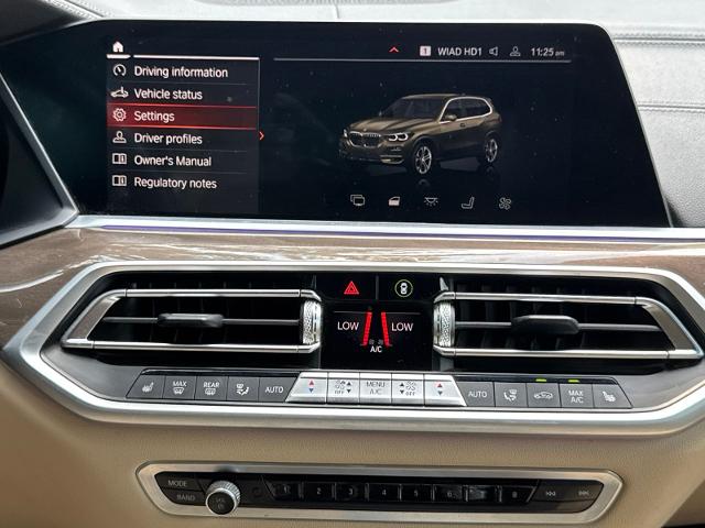 Used 2021 Manhattan Green Metallic BMW  image 29