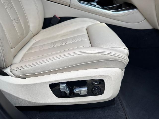 Used 2021 Manhattan Green Metallic BMW  image 34