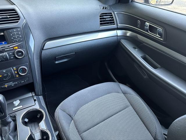 Used 2018 Shadow Black Ford  image 32