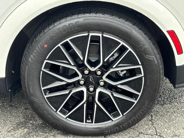 Certified Used 2025 Star White Ford  image 24