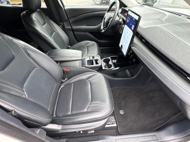 Certified Used 2025 Star White Ford  image 33