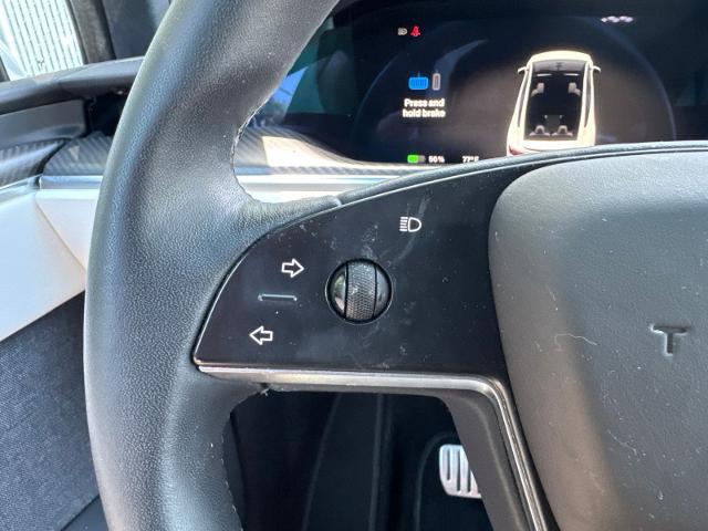 Used 2023 White Tesla  image 21