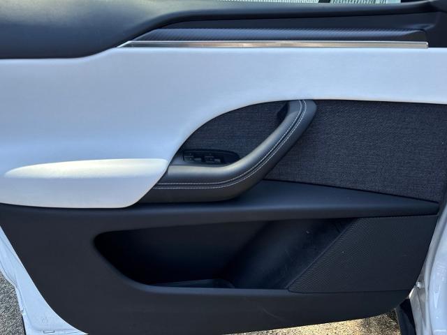 Used 2023 White Tesla  image 26