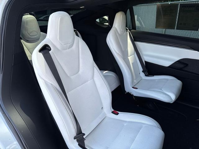 Used 2023 White Tesla  image 32
