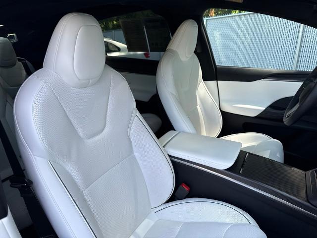 Used 2023 White Tesla  image 34
