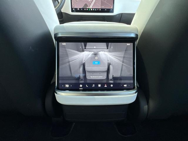 Used 2023 White Tesla  image 36