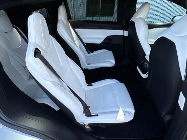 Used 2023 White Tesla  image 38