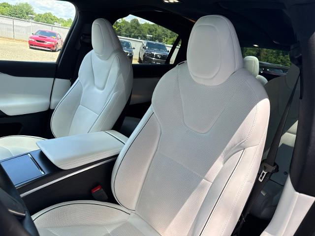 Used 2023 White Tesla  image 7