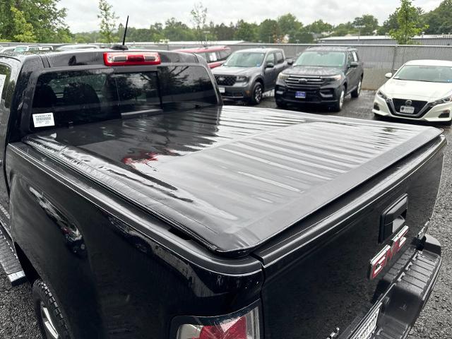 Used 2020 Onyx Black GMC  image 29