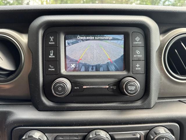 Used 2019 Billet Silver Metallic Jeep  image 17
