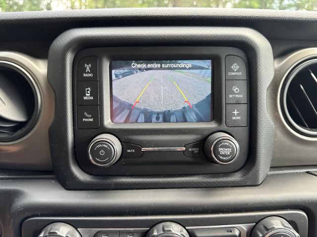 Used 2019 Billet Silver Metallic Jeep  image 25