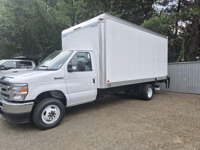 New 2027 Oxford White Ford BOX TRUCK image 19