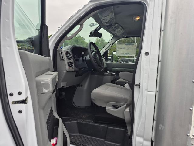 New 2027 Oxford White Ford BOX TRUCK image 22