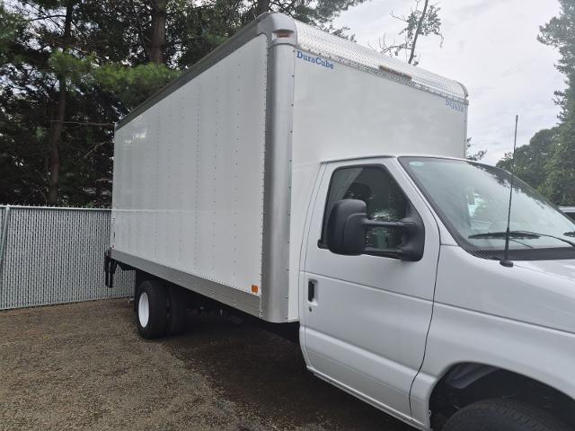 New 2027 Oxford White Ford BOX TRUCK image 23