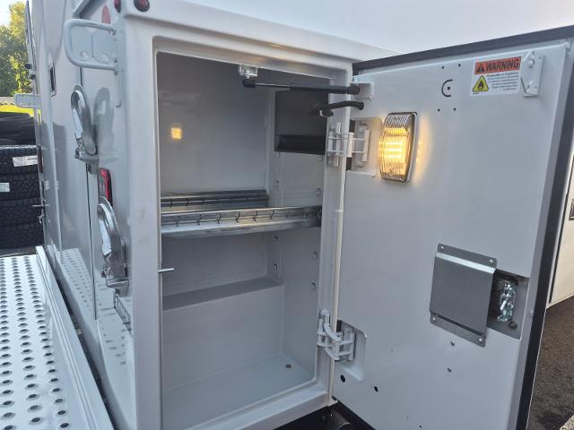 New 2027 Oxford White Ford CSV BODY image 33