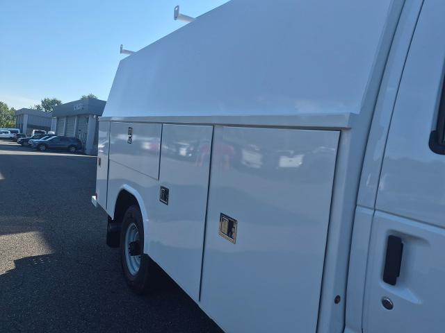 New 2027 Oxford White Ford CSV BODY image 42