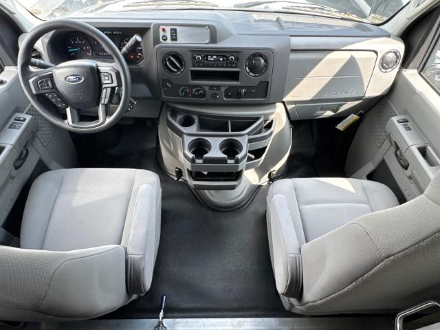 New 2024 Oxford White Ford Base image 31