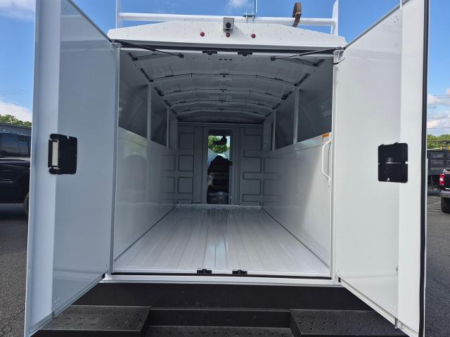 New 2026 Oxford White Ford KUV BODY image 30