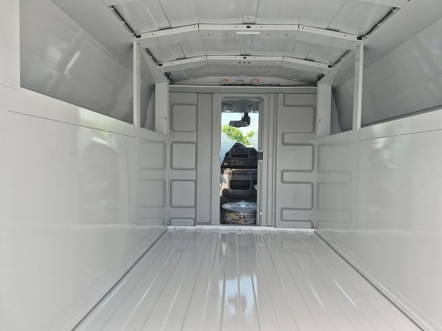 New 2026 Oxford White Ford KUV BODY image 33