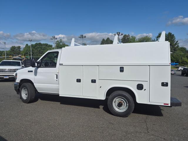 New 2026 Oxford White Ford KUV BODY image 35