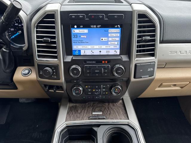 Used 2017 White Platinum Clearcoat Metallic Ford  image 11
