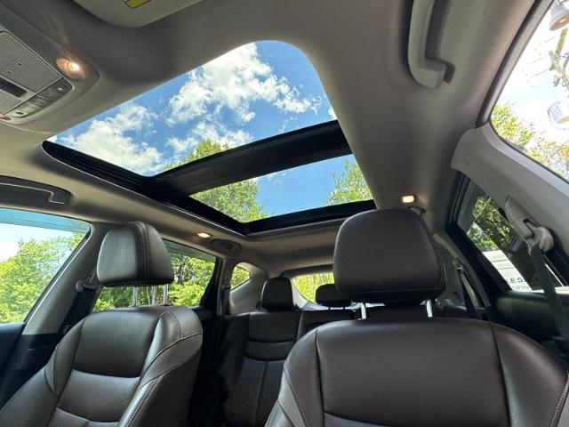 Used 2017 Magnetic Black Nissan  image 10