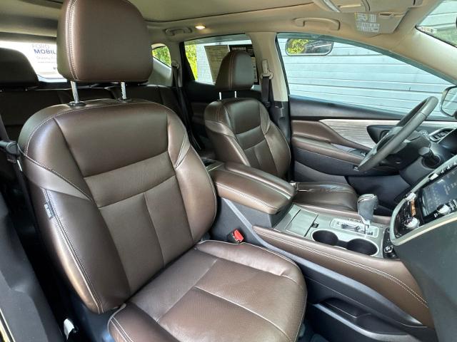 Used 2017 Magnetic Black Nissan  image 37