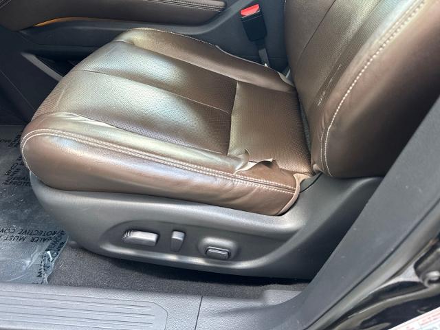 Used 2017 Magnetic Black Nissan  image 38